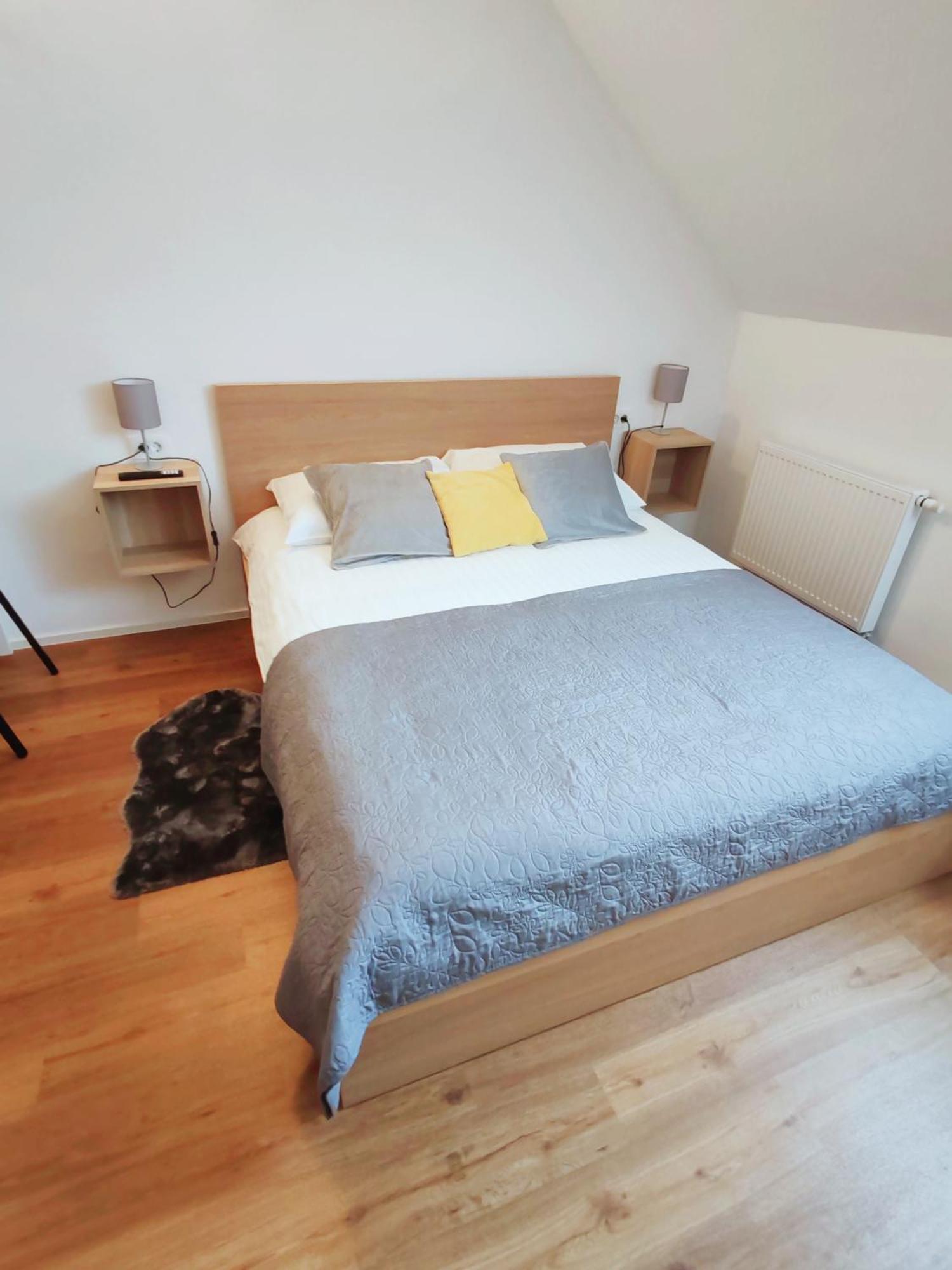 Lucky Center Apartment *
